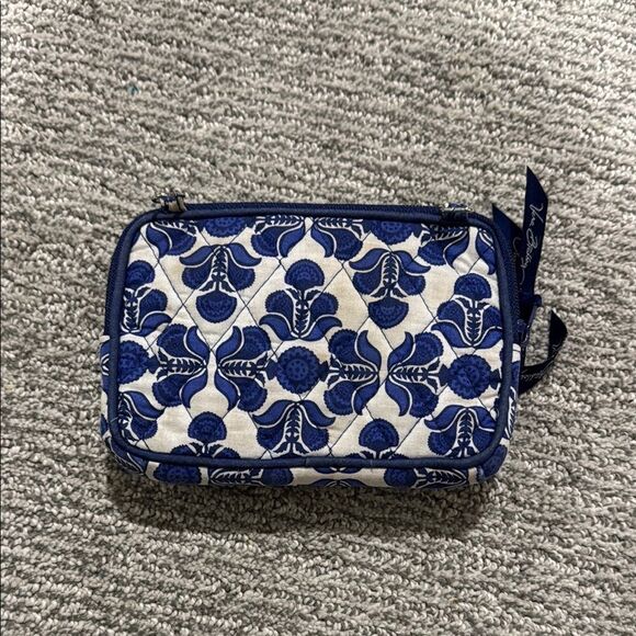 Vera Bradley Blue and White Cosmetic Bags with Flower Pattern - Picture 2 of 3